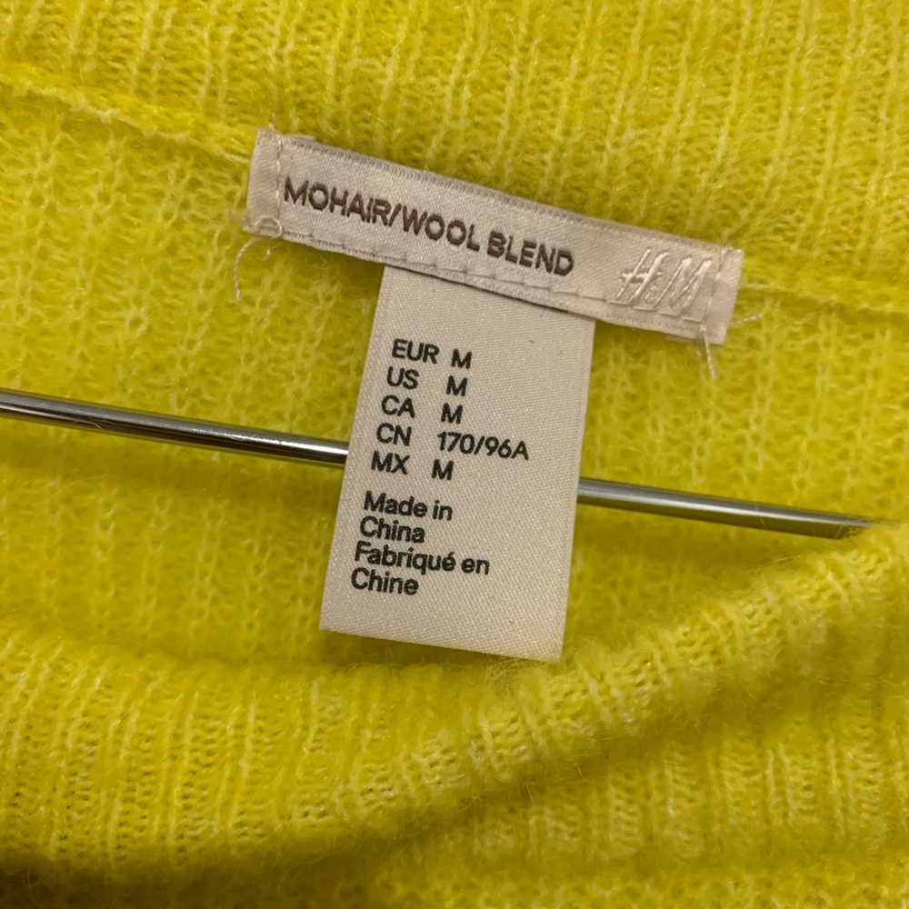 H&M sweater - Picture 2 of 4